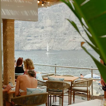 아파트 Most Beautiful Apartment - 1St Line - Ocean, Cliffs, Port View - Home2Rest *