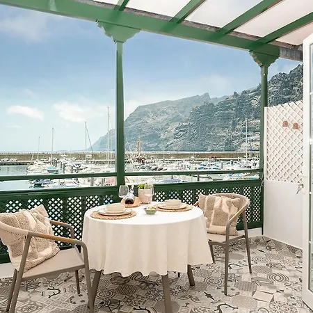 Most Beautiful Apartment - 1St Line - Ocean, Cliffs, Port View - Home2Rest Apartmán *