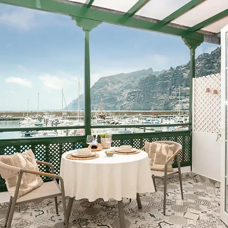 Most Beautiful Apartment - 1St Line - Ocean, Cliffs, Port View - Home2Rest Apartmán