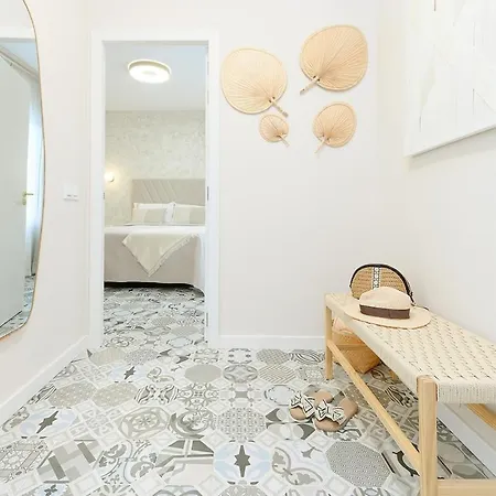 Most Beautiful apartment - 1st line - ocean, cliffs, port view - Home2Rest Apartamento *