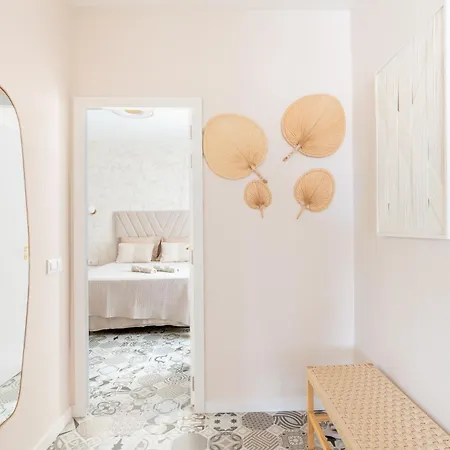 Beautiful - 1st Line - Home2rest Apartman