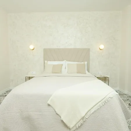 Most Beautiful apartment - 1st line - ocean, cliffs, port view - Home2Rest