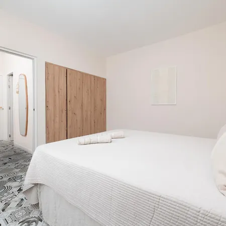 Most Beautiful apartment - 1st line - ocean, cliffs, port view - Home2Rest Apartamento *